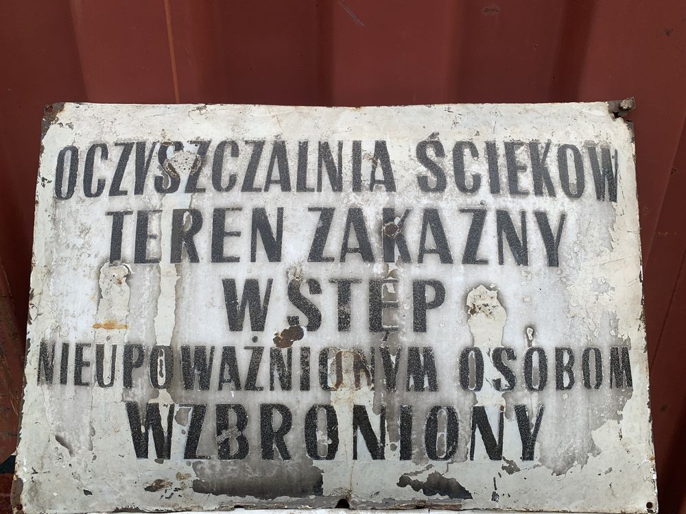 Stara emaliowana tablica informacyjna