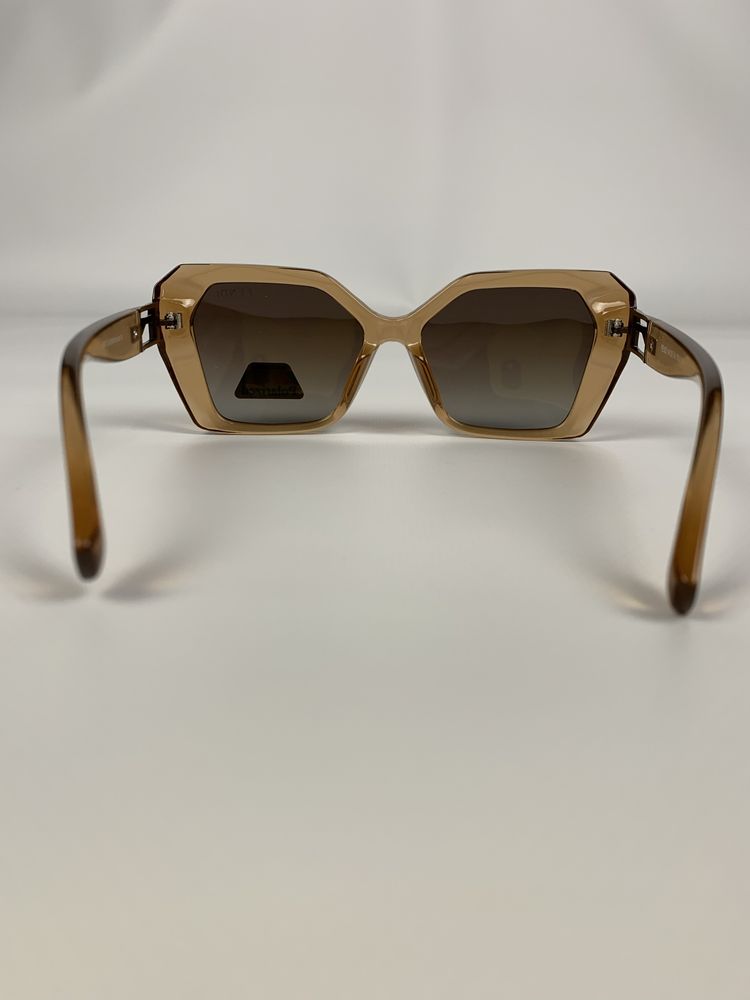Женские солнцезащитные очки FENDI