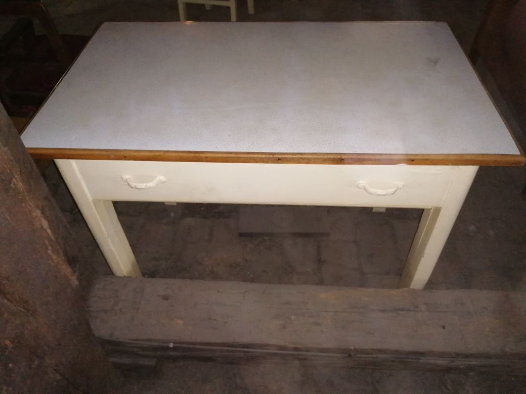 Stół stolik wysuwany kolekcja PRL krzesło