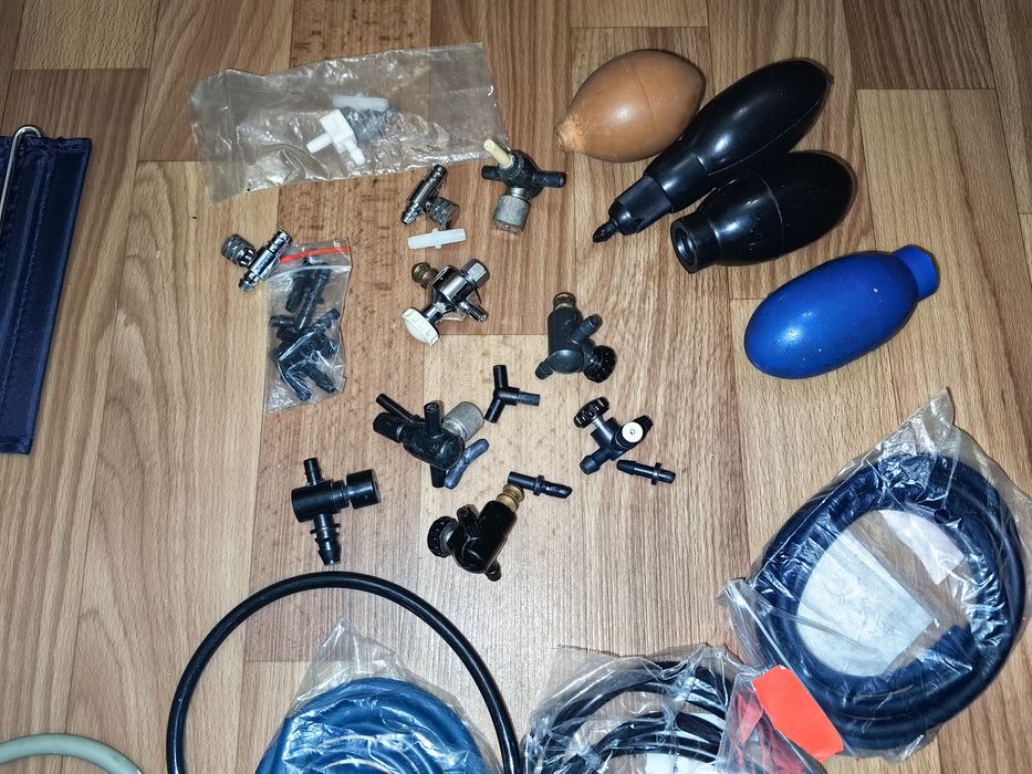 Все для ремонта тонометров, стетоскопы, камеры,груши, шланги, клапаны