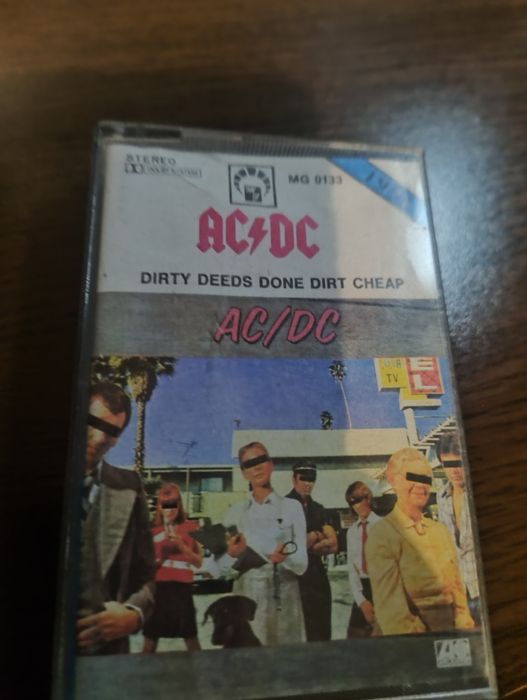 Kaseta magnetofonowa ACDC Dirty Deeds Dirt Cheap