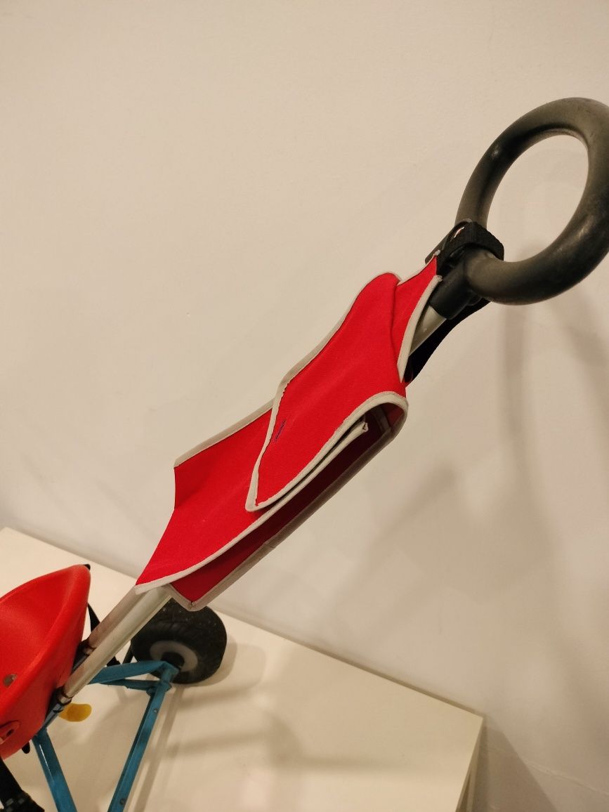 Triciclo com cabo guiador (empurrar)