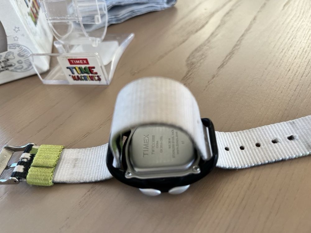 Годинник timex