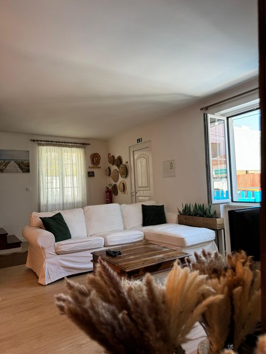 Sofa em bom estado. 3 lugares. Capa removivel para lavar.