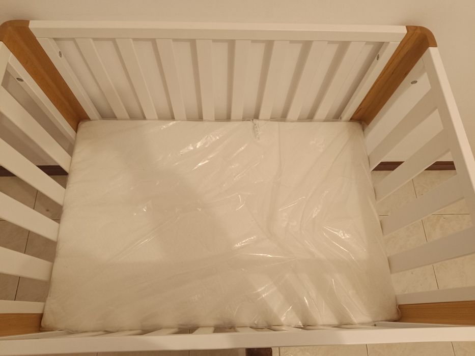 Um berço de madeira