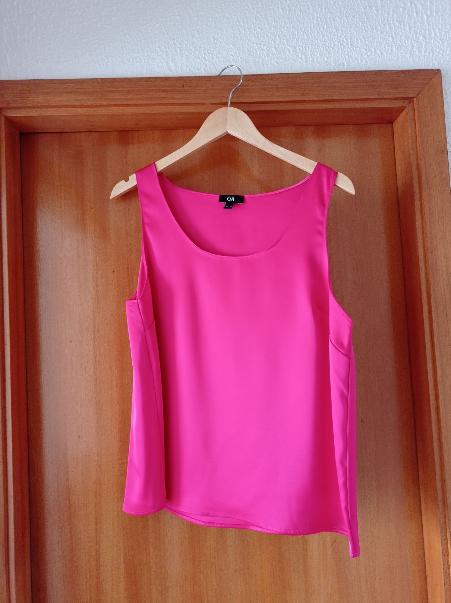 Blusa rosa cetim sem mangas um C&A