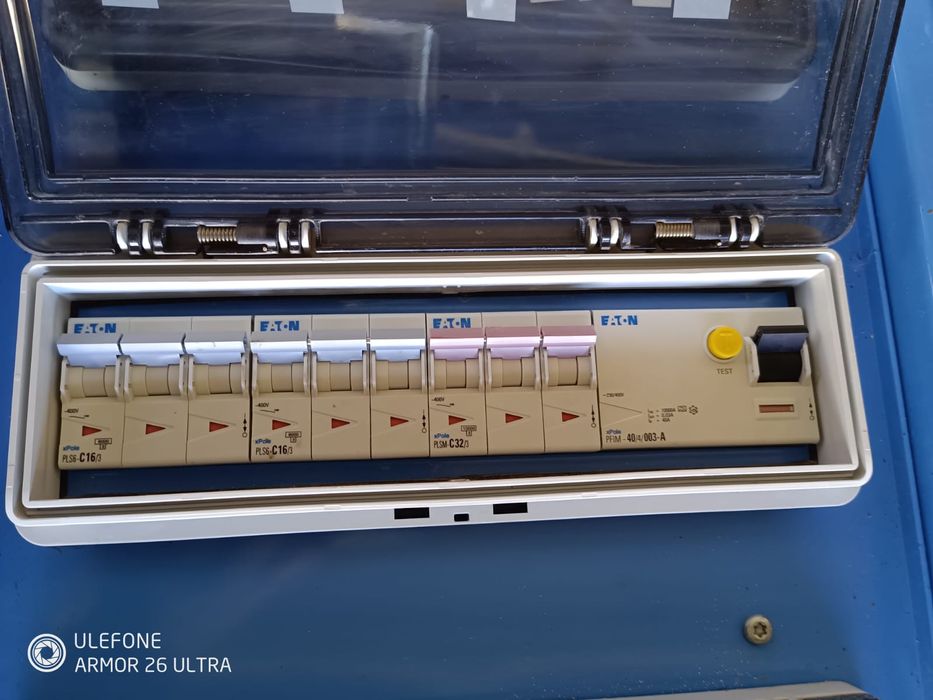 Quadro de Distribuição Elétrico Industrial 63A • 400V • Portátil • Mul