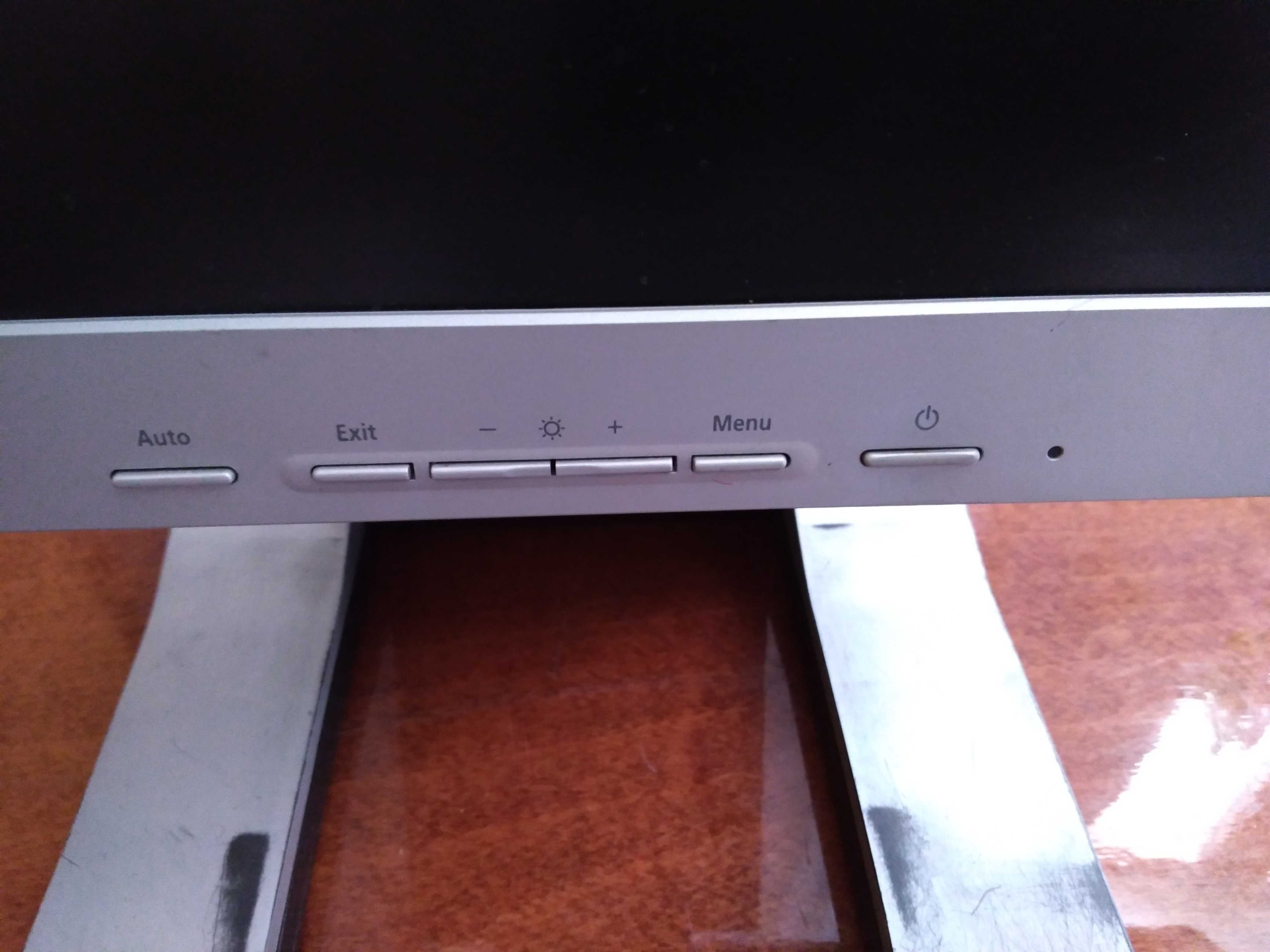 Монитор Samsung SyncMaster 152B