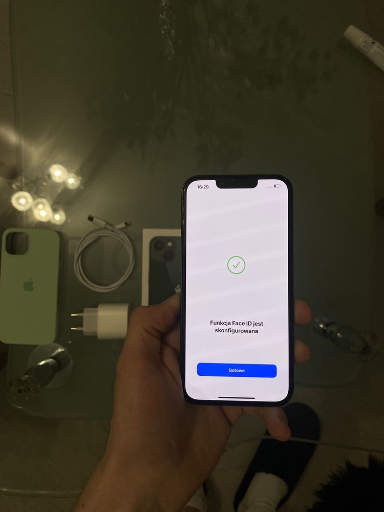 iPhone 13 128 gb 100% baterii śliczny
