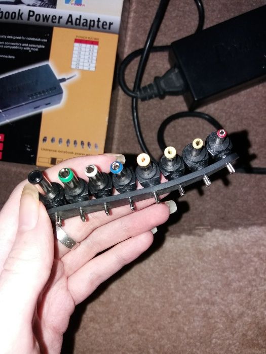 Универсальное зарядное устройство BTB блок питания для ноутбука