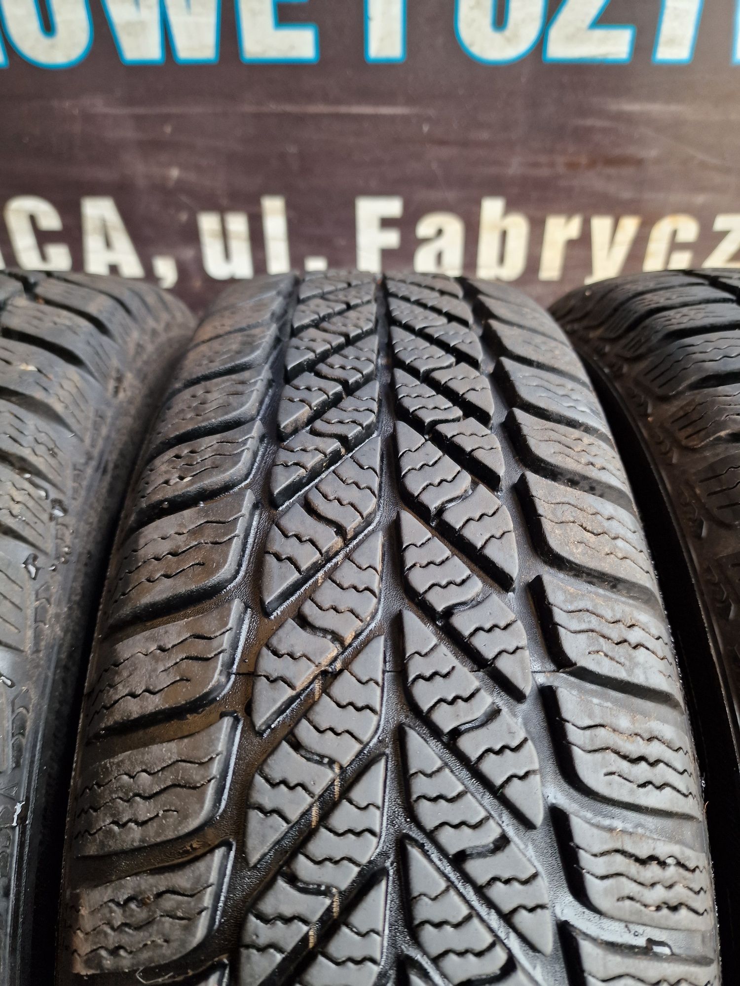 Opony zimowe 175/70/13 Dębica Komplet 7.5mm