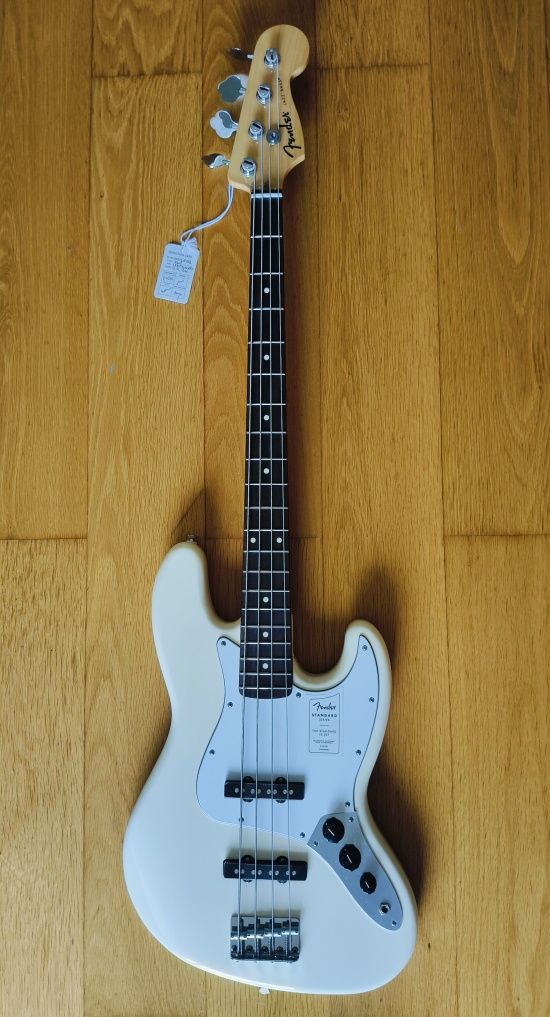Baixo Fender Jazz Bass igual a novo