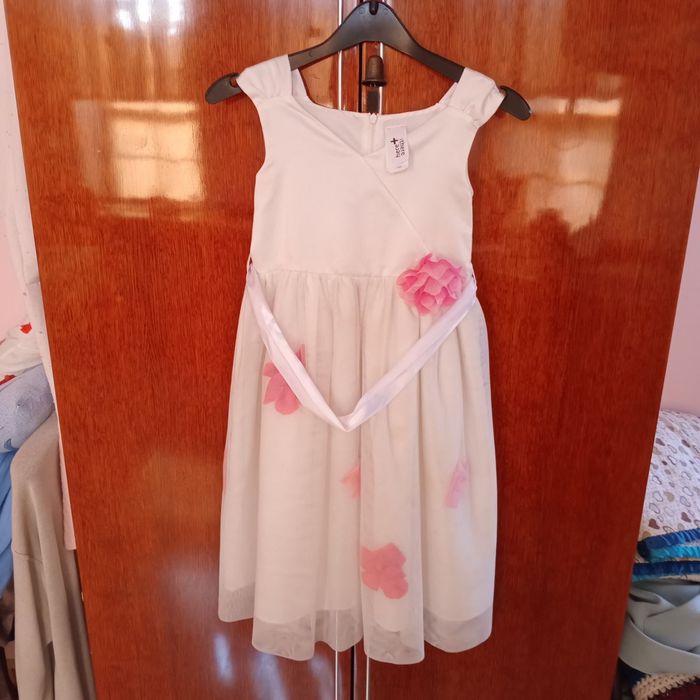 Красивые платья на торжество для девочки р.30-32