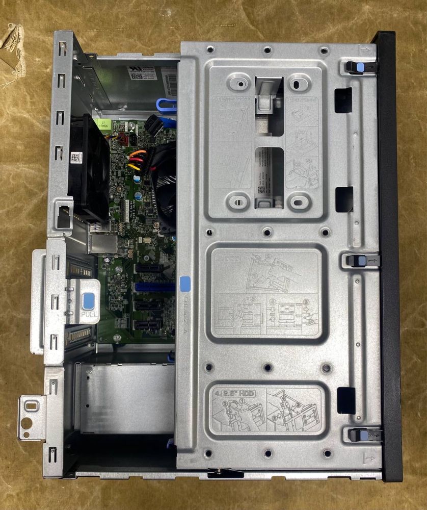 DELL OptiPlex 3050 TWR / i3 6100 / 8GB