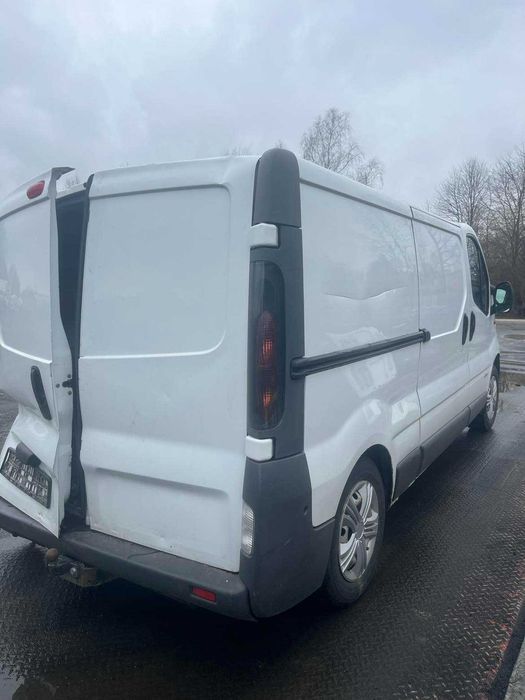 Renault Trafic 1.9 DCI 2004r, części