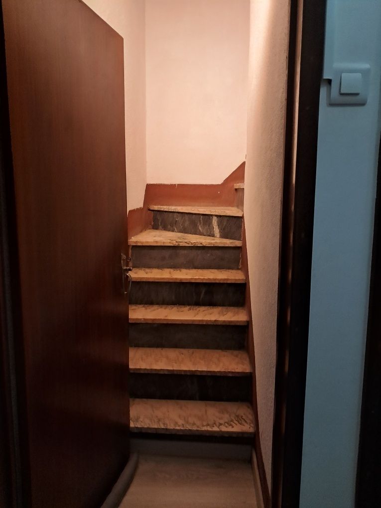 Casa com 3 pisos para venda em Lourosa- OHP