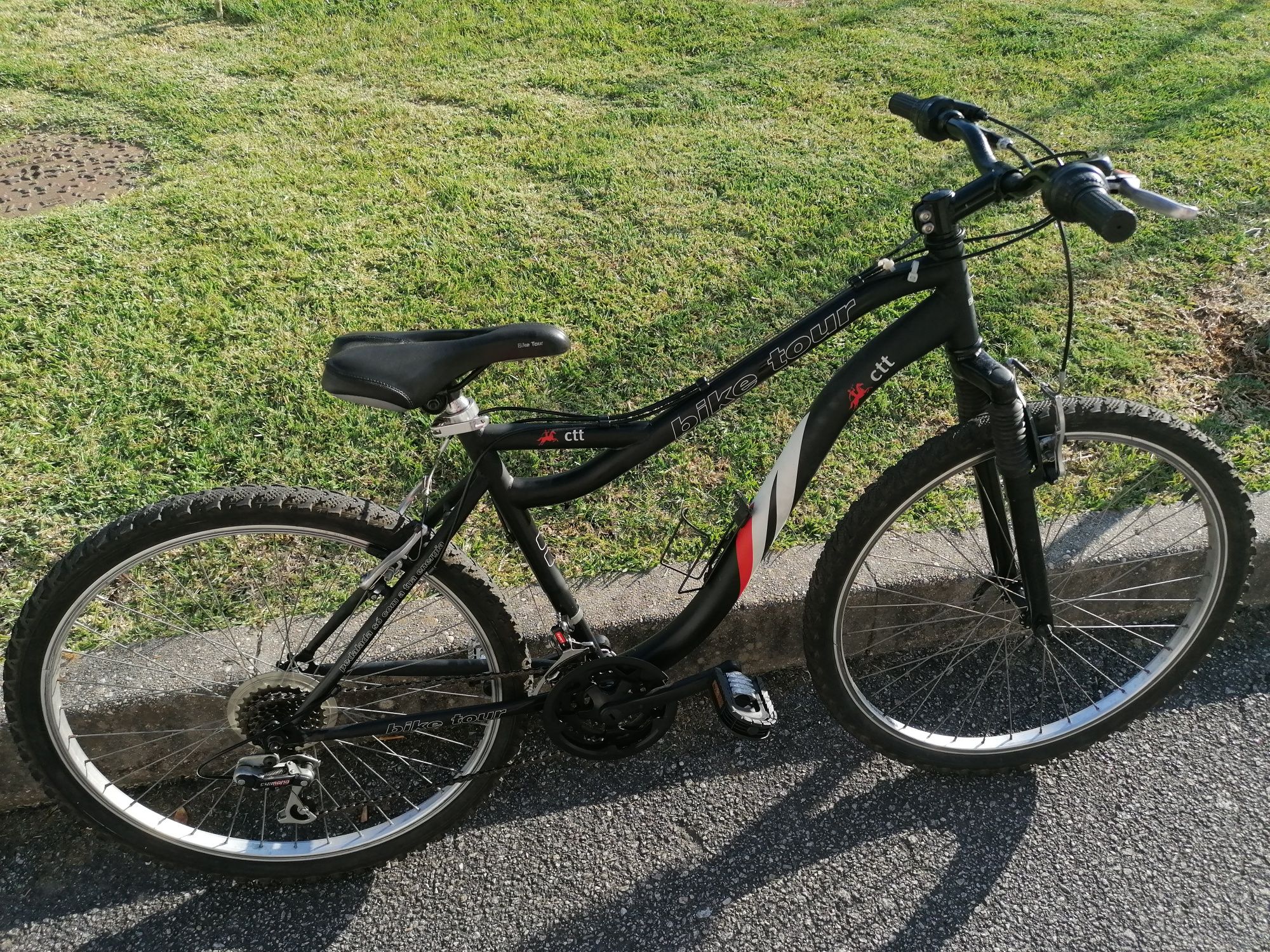 Bicicleta roda 26 + acessórios