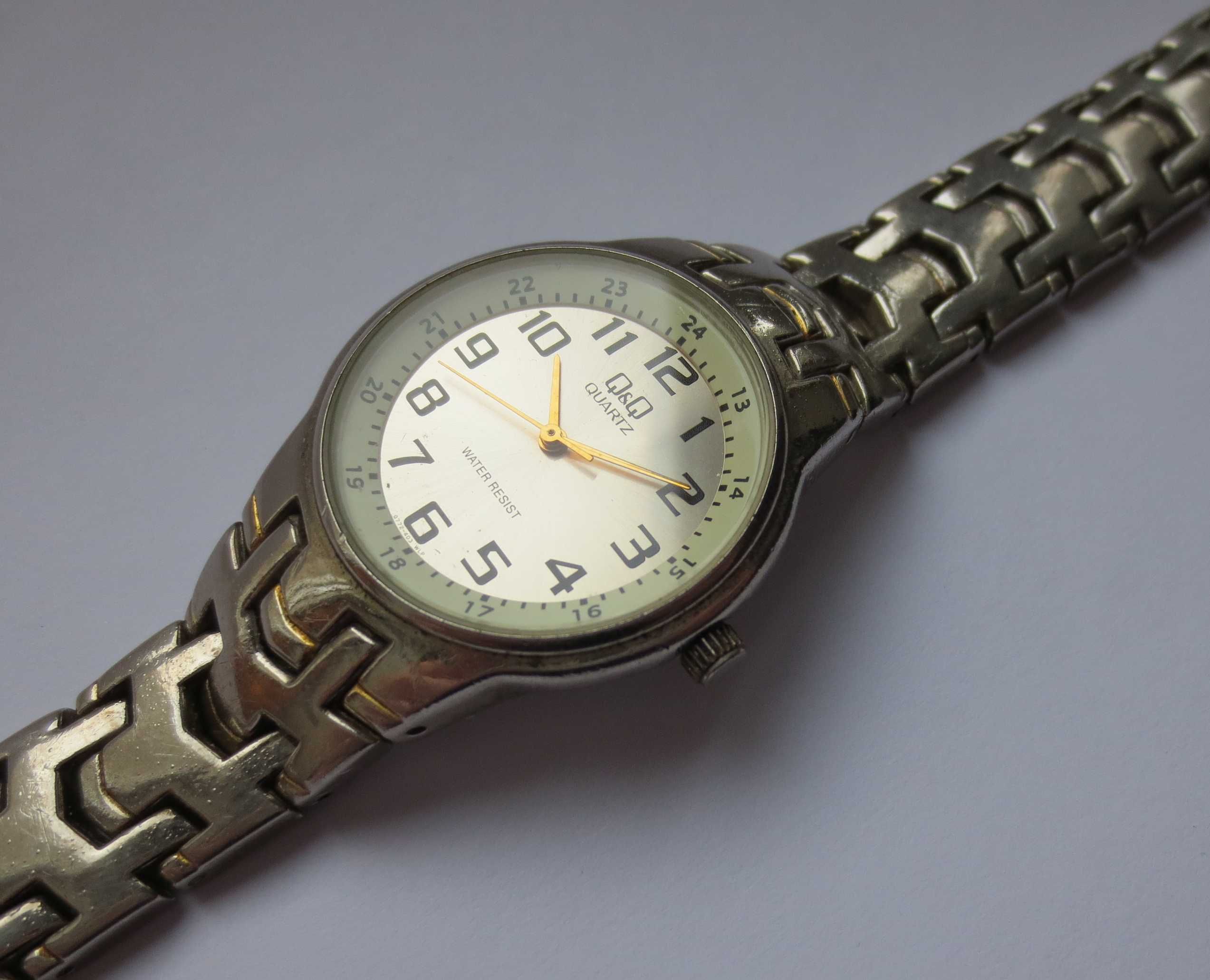 Часы Q&Q женские (железный/стальной браслет)