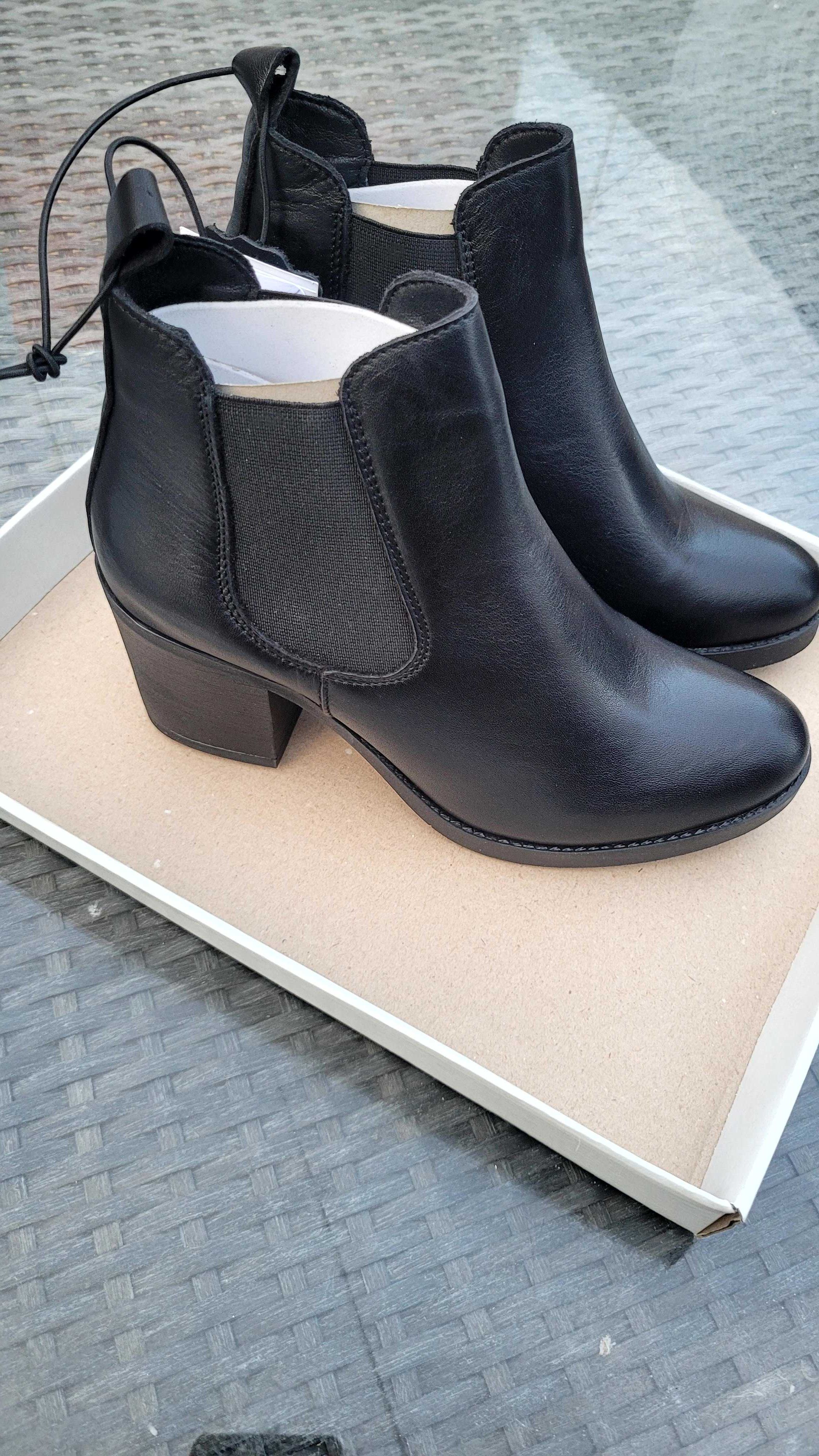 Botas mulher - tamanho 35
