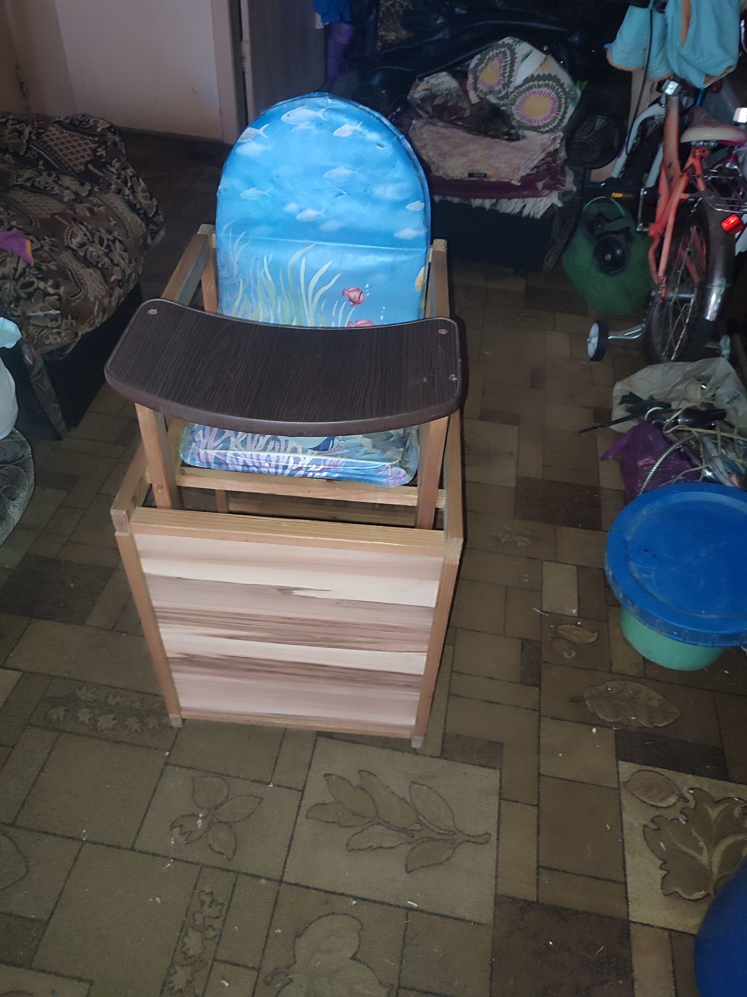 Продається крісло для годування