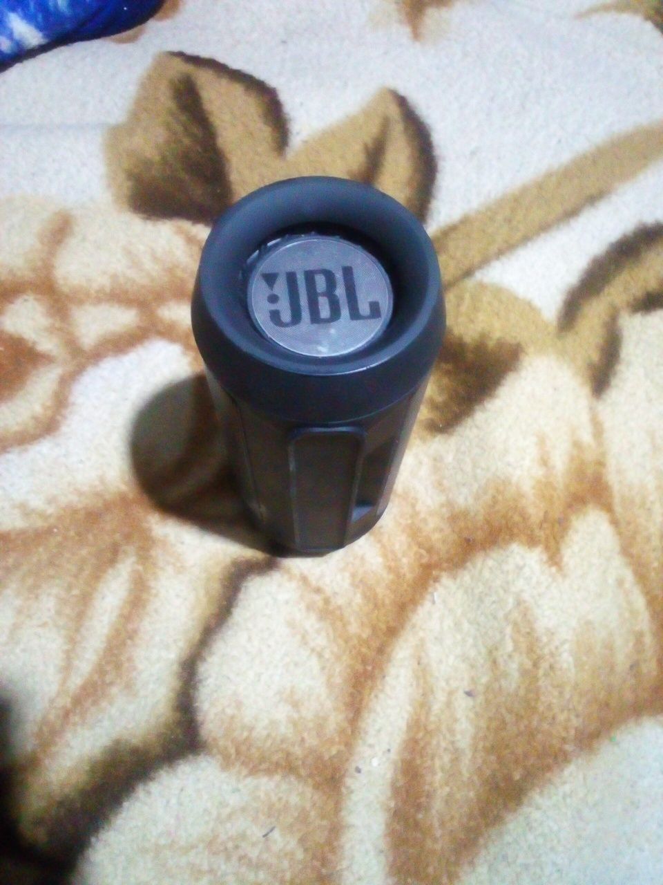 продам колонку  JBL Charge 2+