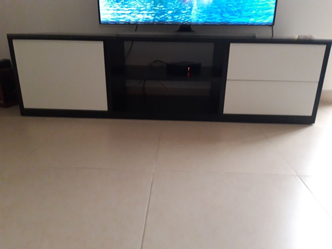 Móvel TV em excelente estado