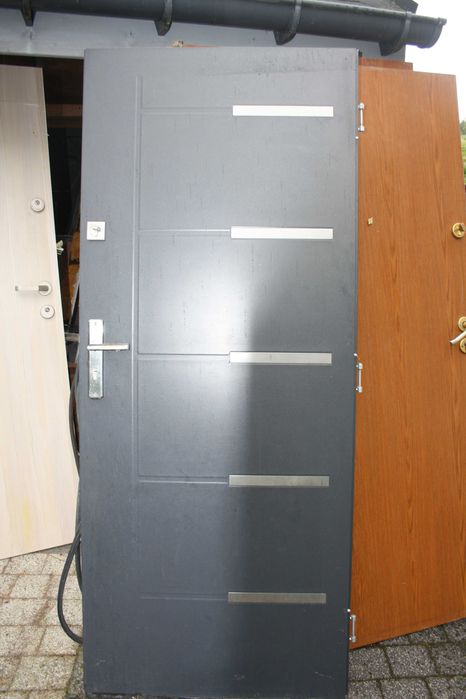 Sprzedam drzwi zewnętrzne