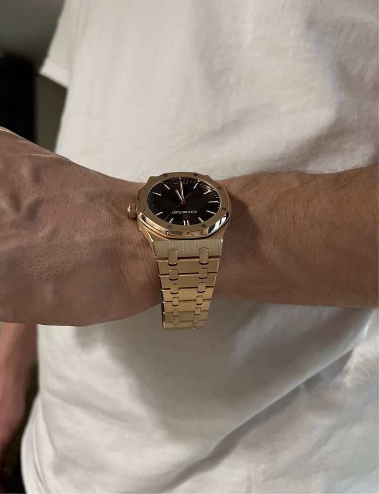 Часы премиального сегмента. Audemars Piguet. Золото