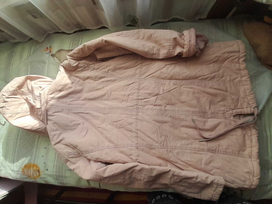 Куртка  женская с меховым капюшоном