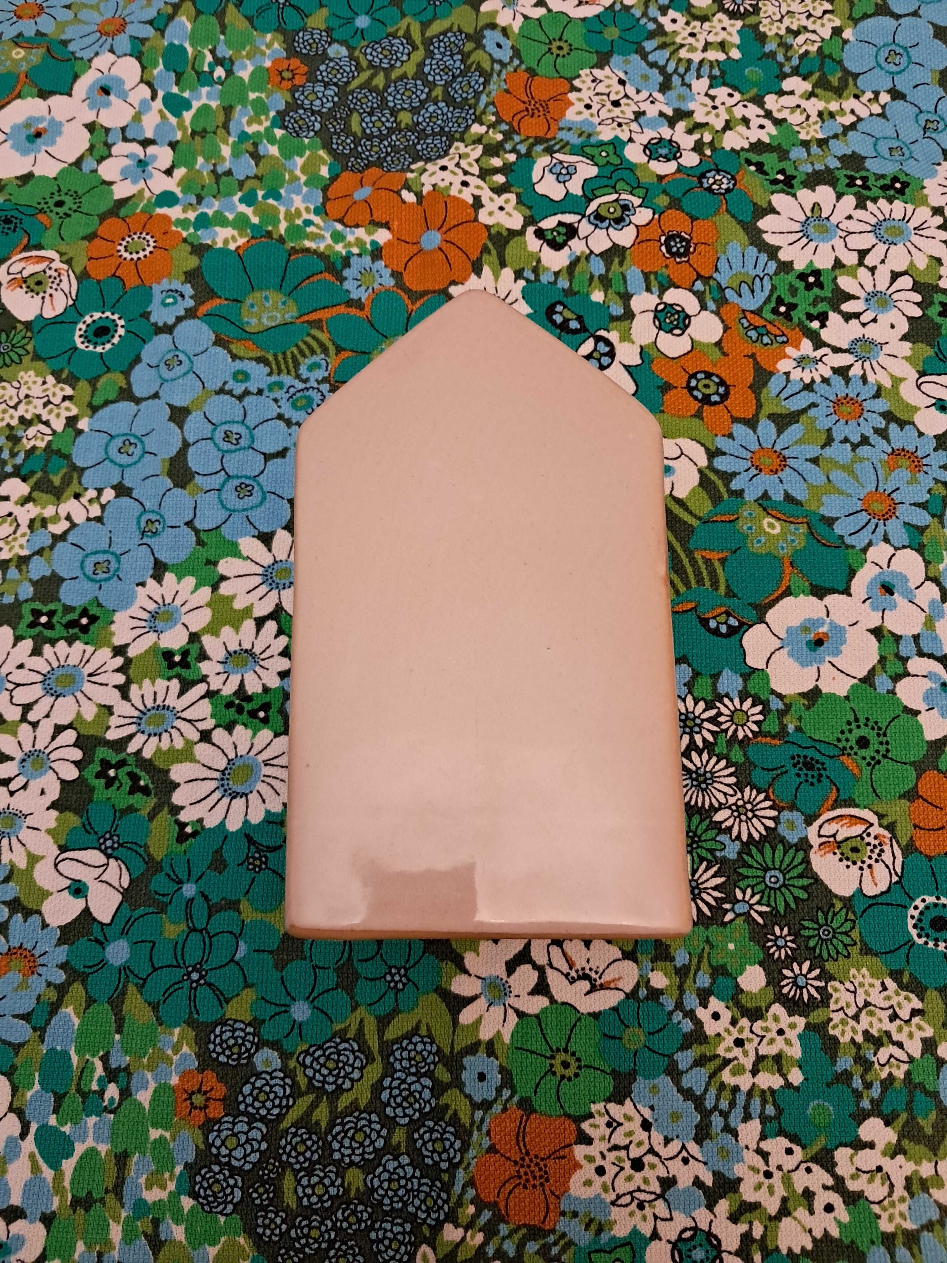 Ceramiczny domek