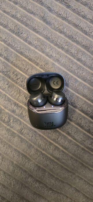 Продам наушники JBL Tour Pro+Tws