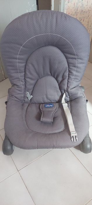Espreguiçadeira chicco e parque de viagem dobrável