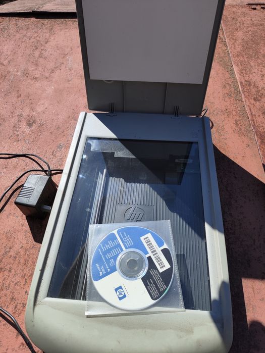 Сканер HP  2300c