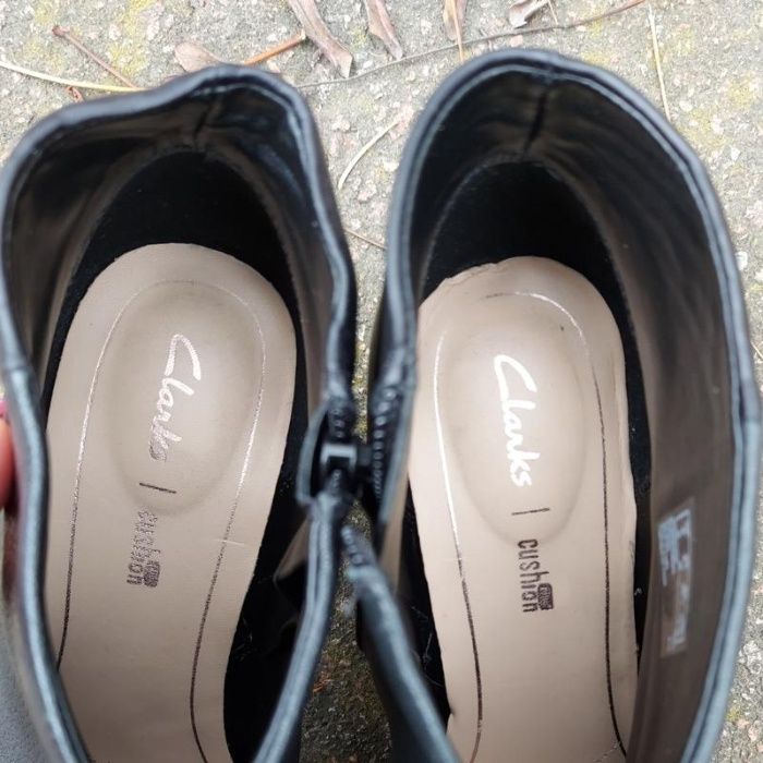 Ботильйоны ботинки с замком на устойчивом каблуке clarks кожа