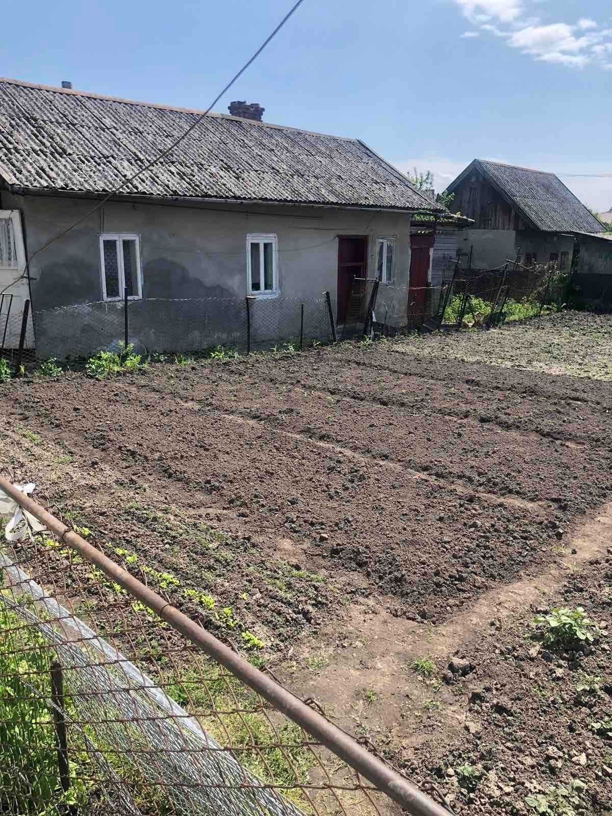 Продається будинок з господарськими будівлями у м.Рогатин