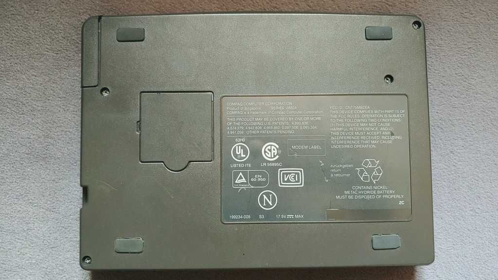Zabytkowy laptop COMPAQ CONTURA AERO 4/33C