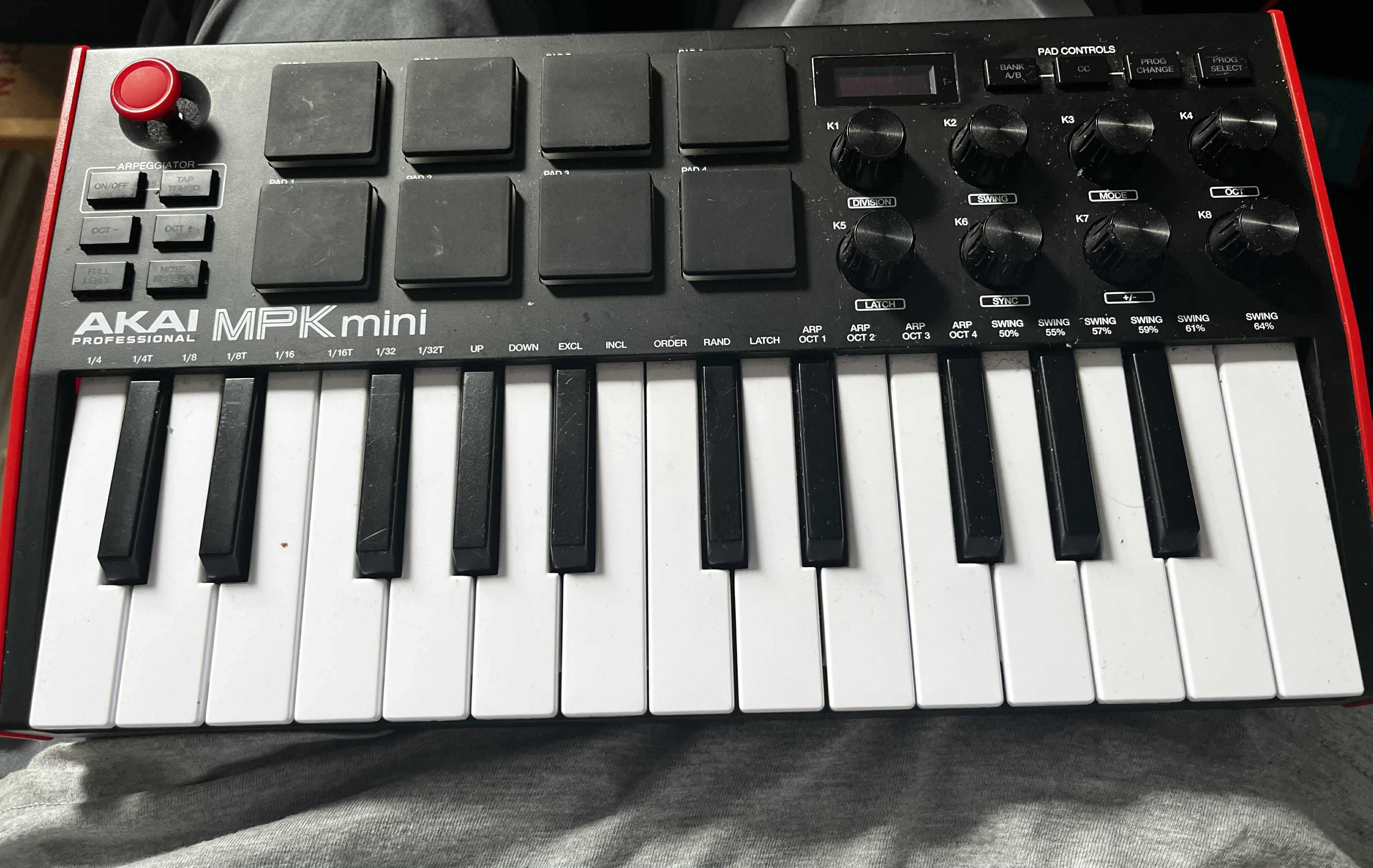 AKAI MPK Mini MK3 keyboard midi