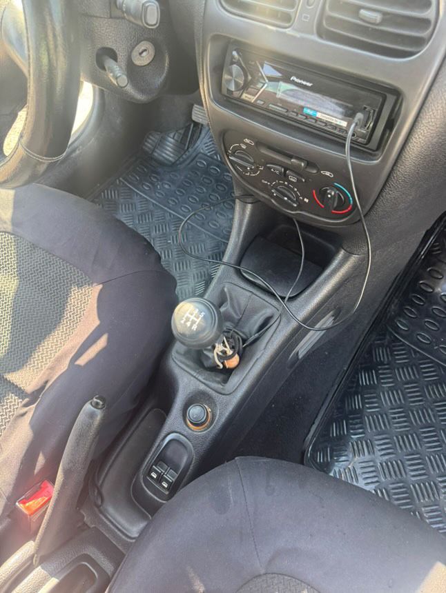 Peugeot 206 1.1 2001 comercial