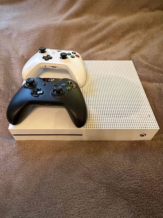 Xbox One S 1TB у відмінному стані