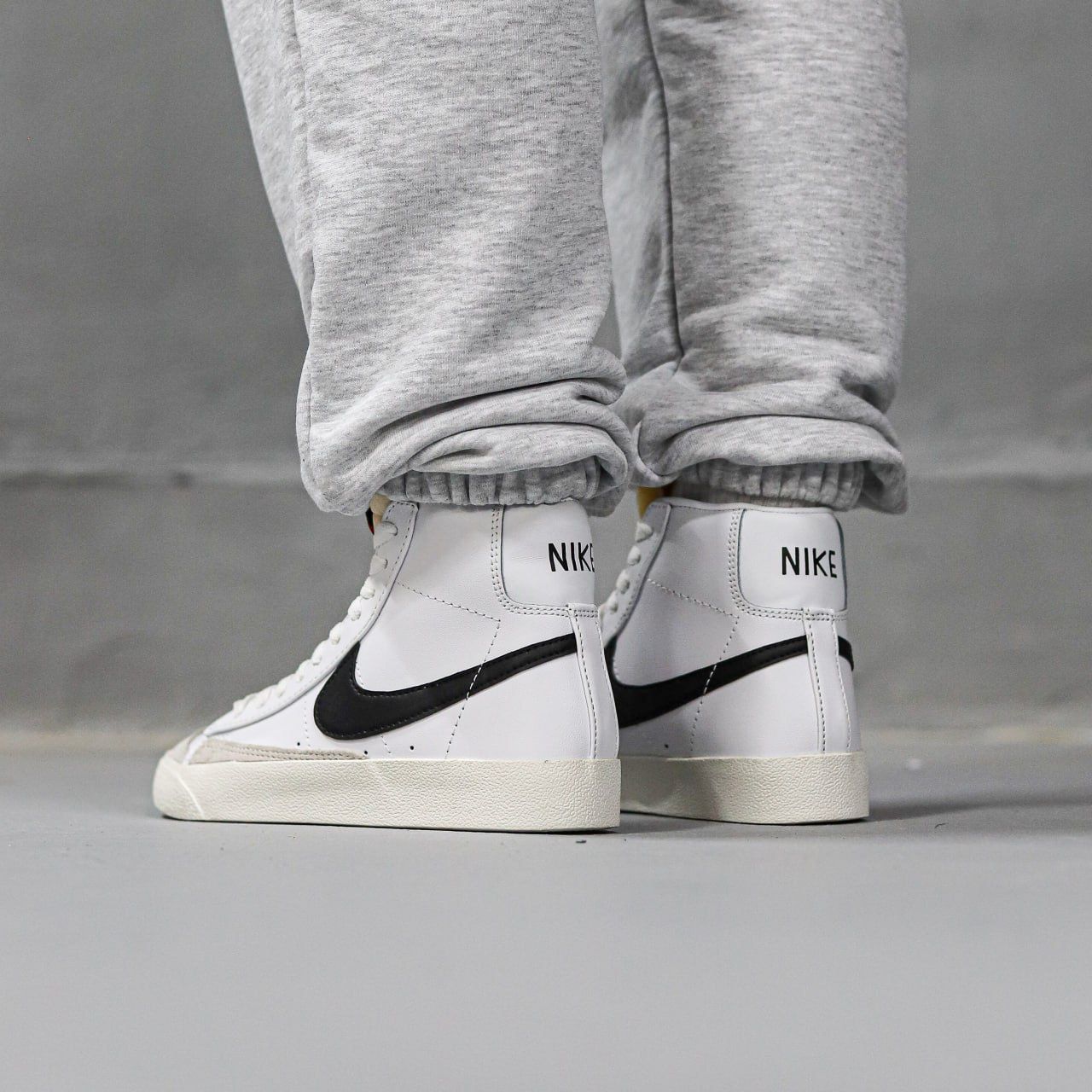 Мужские кроссовки  Nike Blazer Mid 77 Vintage White Black