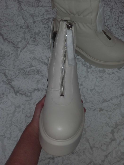 Чоботи з хутряною підкладкою бренду NAIDINI.