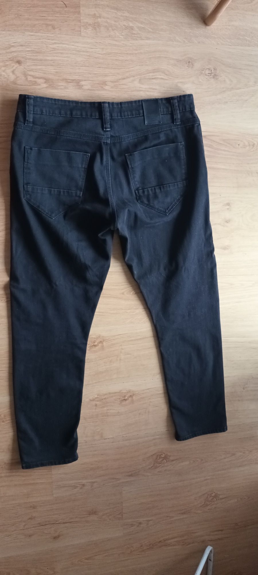 Czarne jeansowe spodnie męskie r. W36 L32