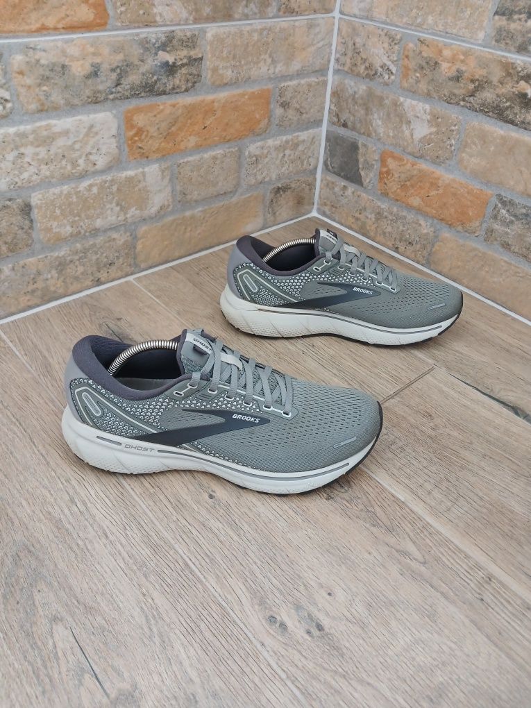 Кросівки Brooks р 43 на 42 ( 28,5 см) ц 1250 гр оргінал, нюанс