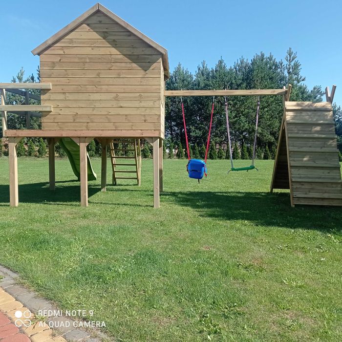 Plac zabaw dla dzieci,Domki,huśtawka . Dostępny ,,Od ręki,,
