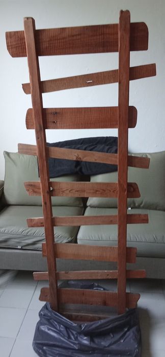 Expositor em madeira