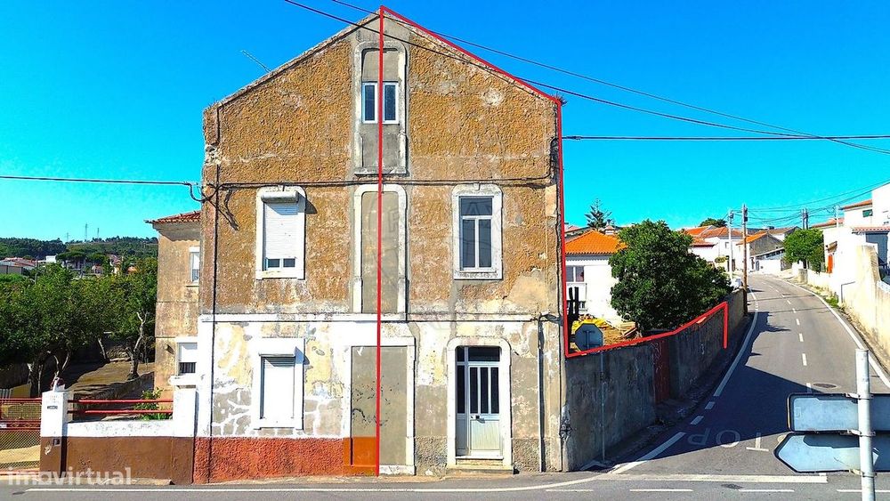 Moradia T4 para venda
