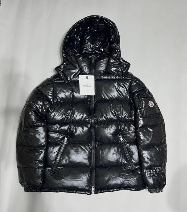 Куртка Moncler глянсова