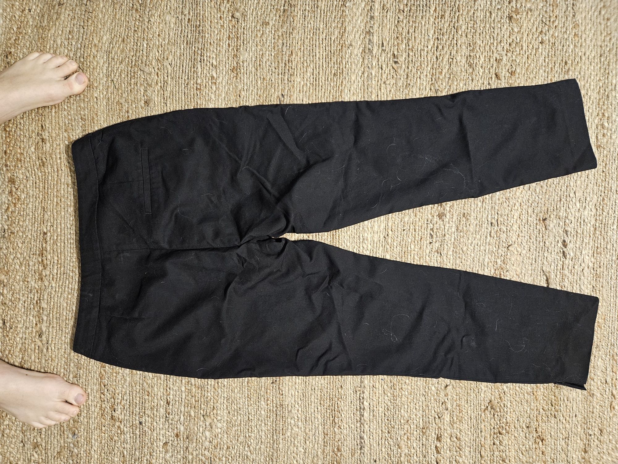 w większości bawełniane czarne spodnie z H&M, r. 38