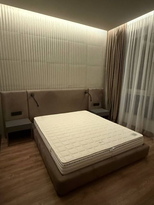 Ліжко двоспальне з ламелями і підйомним механізмом під матрас 160*200