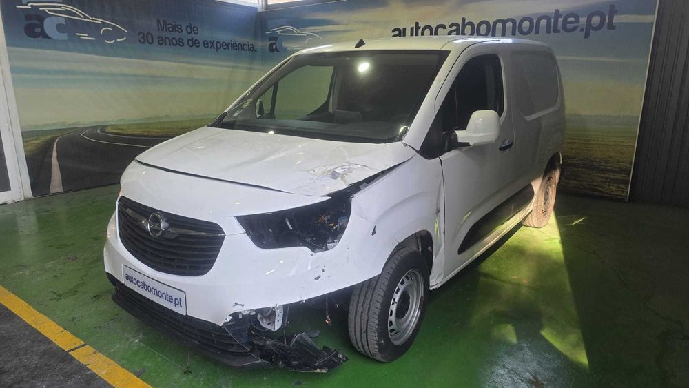 Opel Combo 1.5 CDTI - Salvado